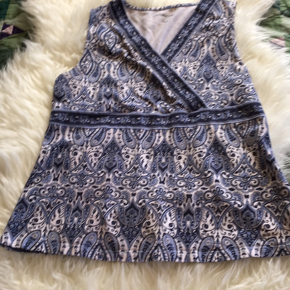Sleeveless blouse